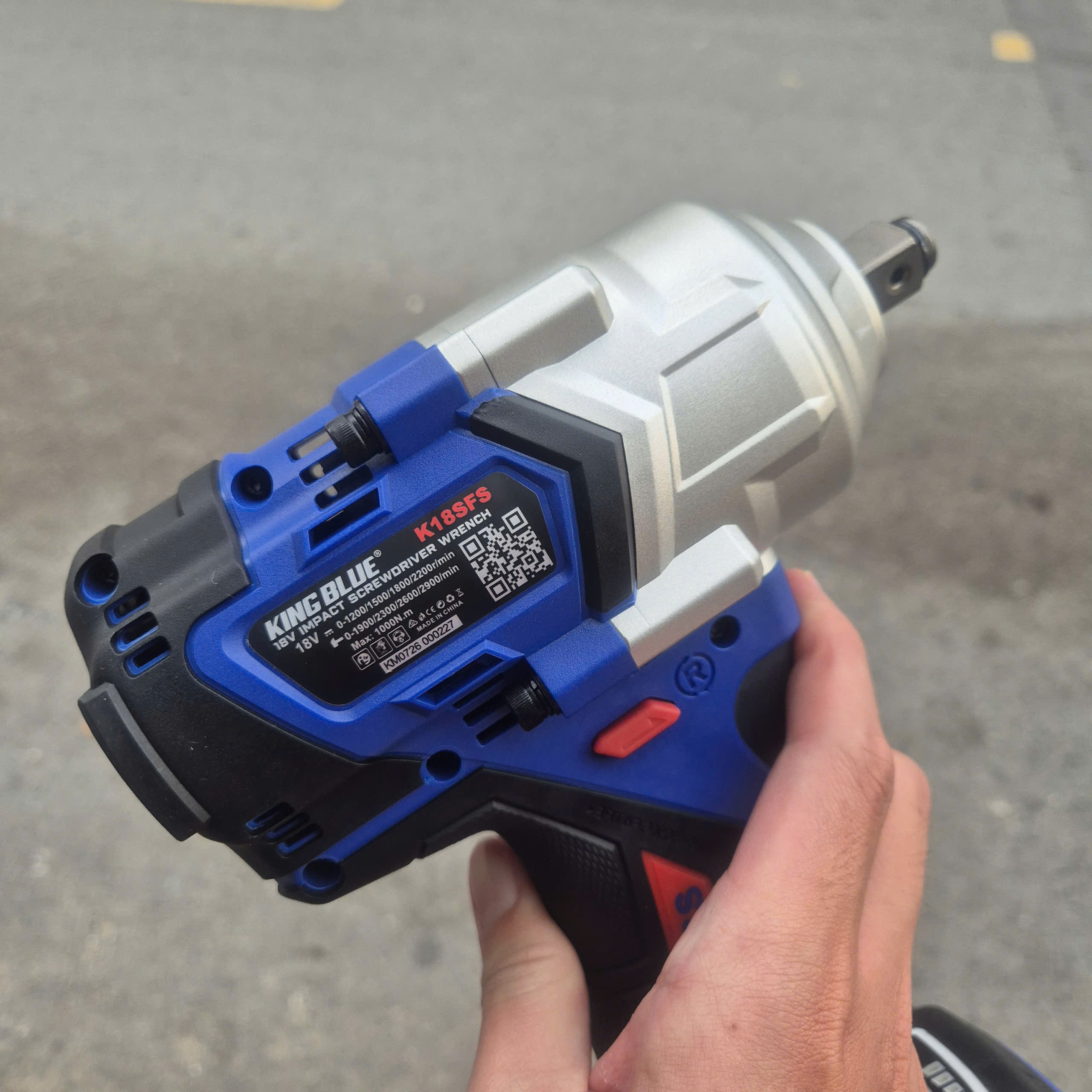Máy siết bulong dùng pin 18V KINGBLUE K18SFS (Lực siết 1000Nm) - Thân máy