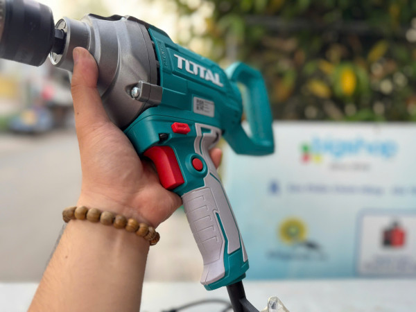 Máy trộn sơn 1110W TOTAL TD61106