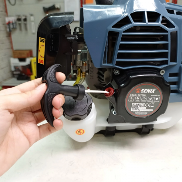 Máy cắt cỏ xăng dầu SENIX BCUTS-M-EU