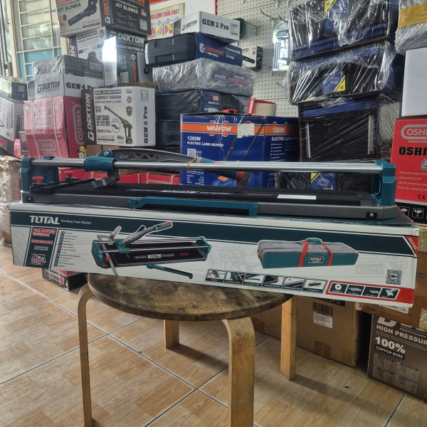 Bàn cắt gạch đẩy tay 800mm, cắt dày 1,6cm TOTAL THT578002