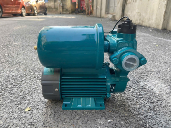 Máy bơm nước 370W TOTAL TWP113706