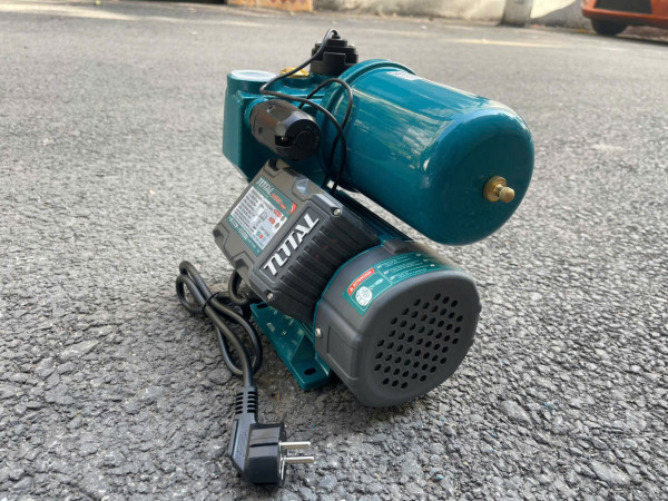 Máy bơm nước 370W TOTAL TWP113706