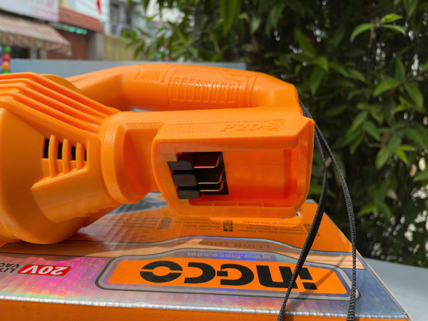 Máy hút bụi dùng pin 20V-0.5L INGCO CVLI201261 (không  kèm pin và sạc)