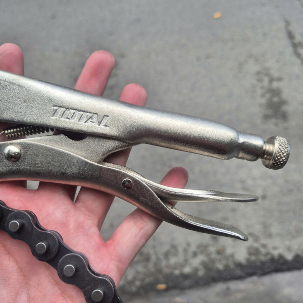 Kềm bấm xích mở ống 10.5 inch TOTAL THT1941003
