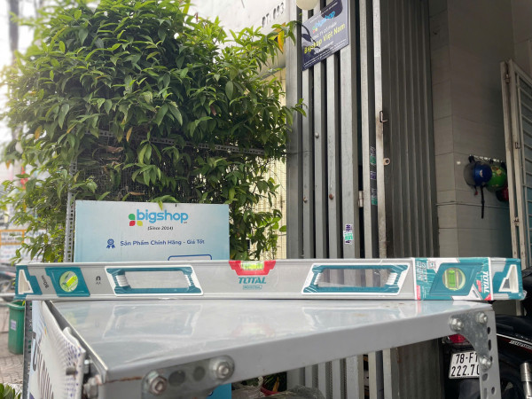 Thước thủy kèm theo nam châm hút 80cm TOTAL TMT28086M