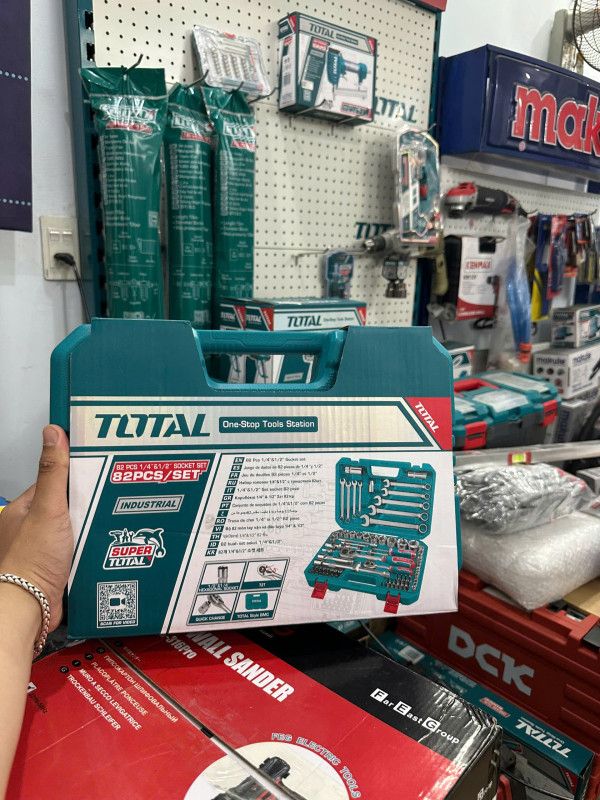 Bộ 82 đầu tuýp 1/4 inch &1/2 inch TOTAL THT421802