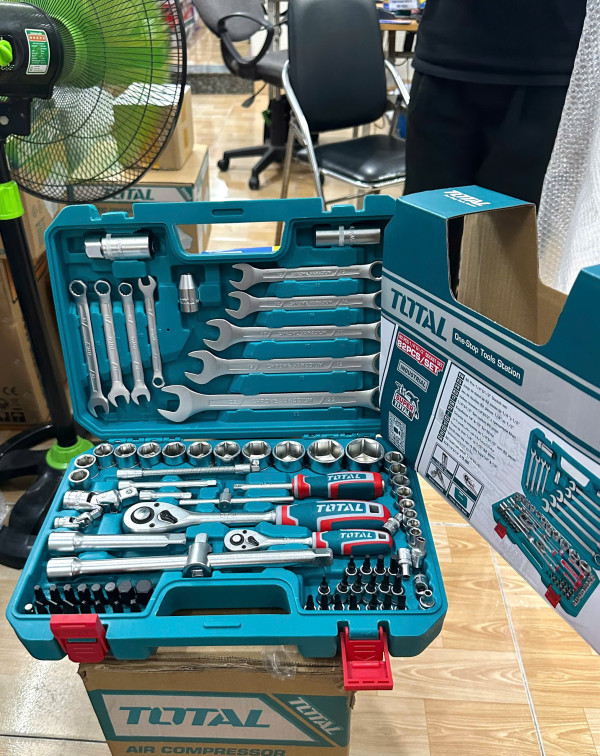 Bộ 82 đầu tuýp 1/4 inch &1/2 inch TOTAL THT421802