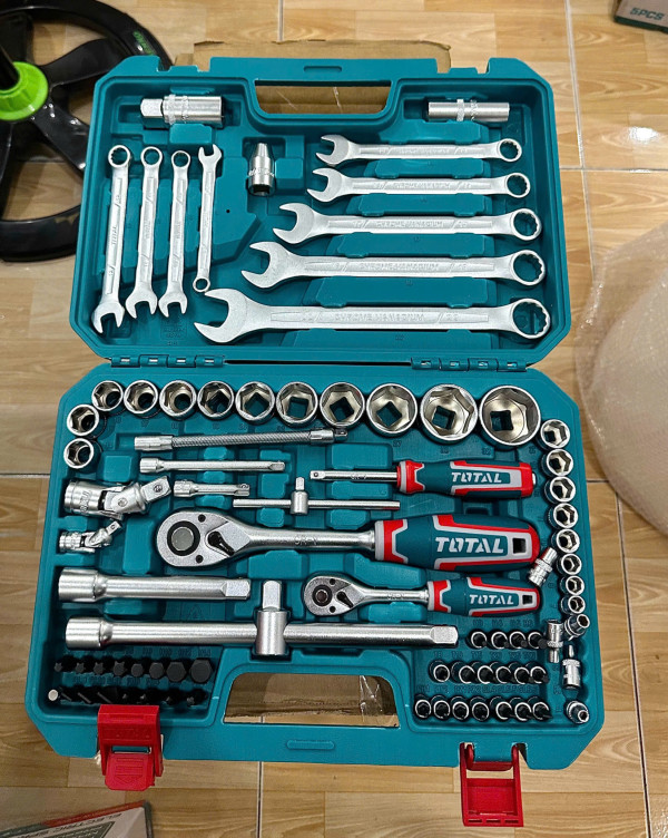 Bộ 82 đầu tuýp 1/4 inch &1/2 inch TOTAL THT421802