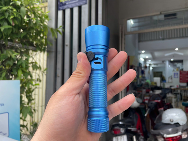 Đèn pin 500Lm WADFOW WFL5408