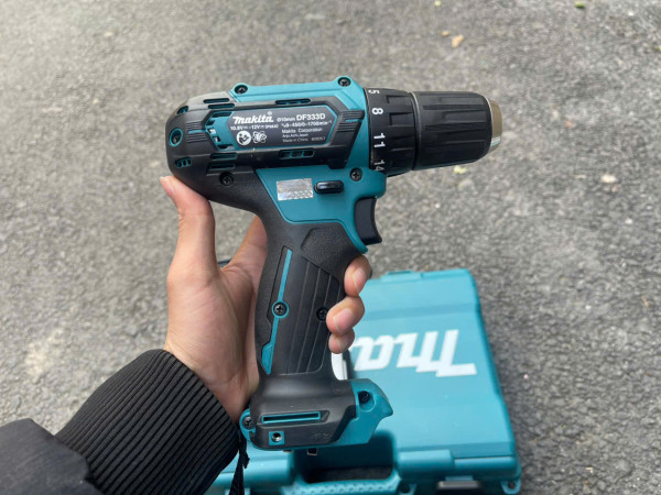 Máy khoan vặn vít dùng pin 12V Makita DF333DSYE