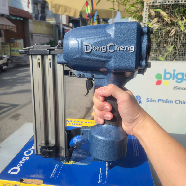 Máy bắn đinh bê tông Dongcheng D03-ST64C