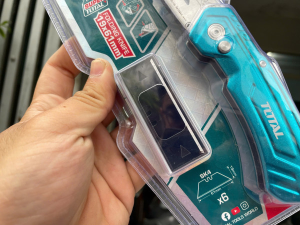 Dao rọc xếp 180mm TOTAL THT5136288