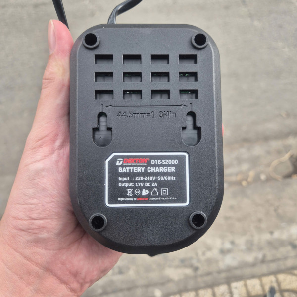Sạc pin 2Ah DEKTON D16-S2000