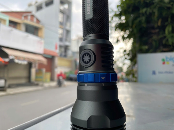 Đèn Pin Siêu Sáng King Blue LED1000