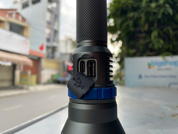 Đèn Pin Siêu Sáng King Blue LED1000