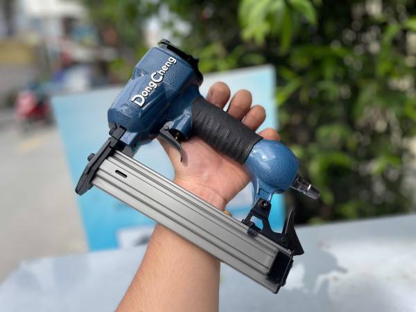 Súng Bắn Đinh Thẳng Dongcheng D03-F30