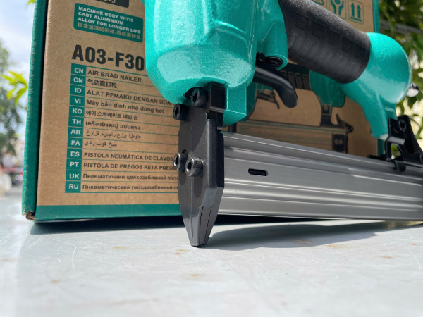 Máy bắn đinh thắng DCA  A03-F30 , đinh 3cm