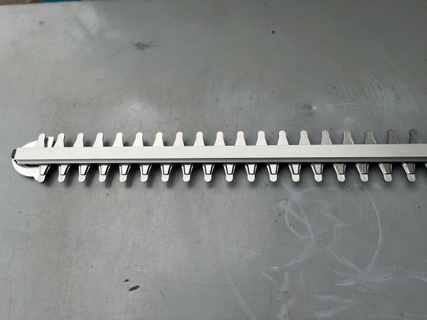 Máy cắt tỉa hàng rào dùng pin 21V (GEN 2) Hukan G2-THR5014