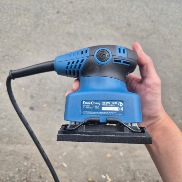 Máy chà nhám rung DONGCHENG DSB03-100S (Công suất 240W)