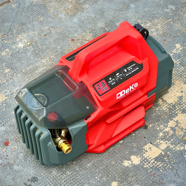Máy rửa xe chỉnh áp 2800W DEKO DK-P2800