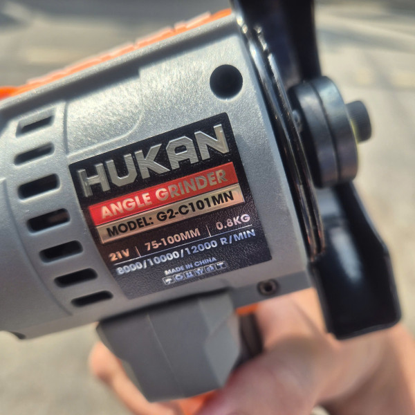 Máy Cắt Cầm Tay Hukan G2-C101MN Không Chổi Than Chân Pin