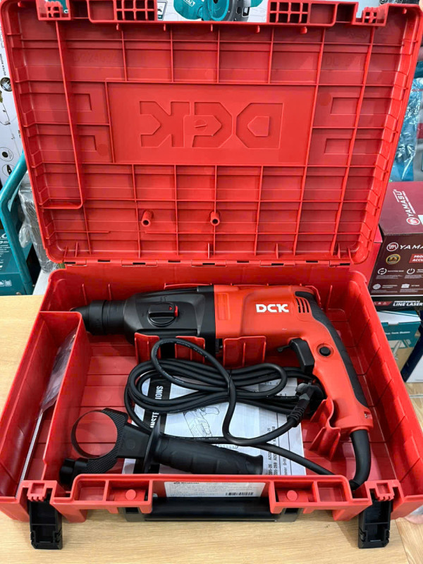 Máy khoan búa 3 chức năng 800W 26mm DCK KZC05-26B