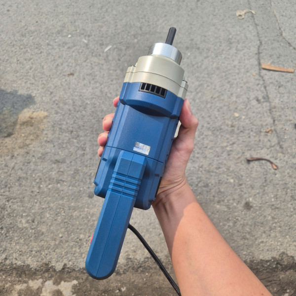 Máy đầm dùi bê tông cầm tay DONGCHENG DZD35 (Công suất 1200W, có kèm dây 1.5m)
