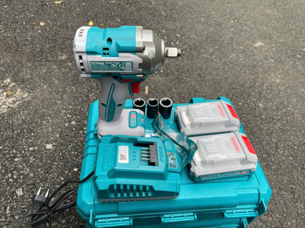 Máy siết bu lông dùng pin Total TIWLI20236