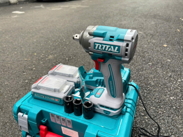 Máy siết bu lông dùng pin Total TIWLI20236