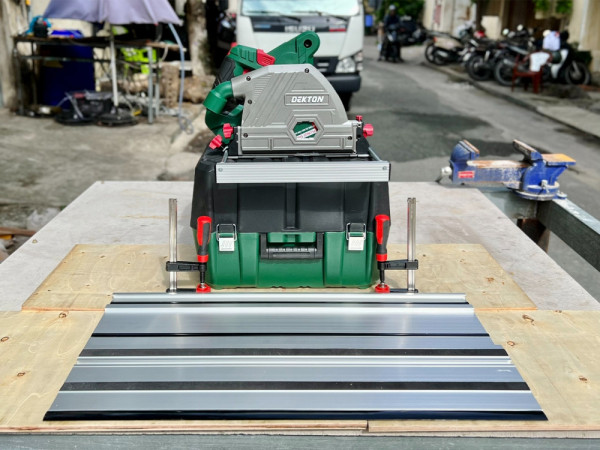 Máy cưa đĩa trượt dùng pin 21V 140mm Dekton M21-CGT140BL