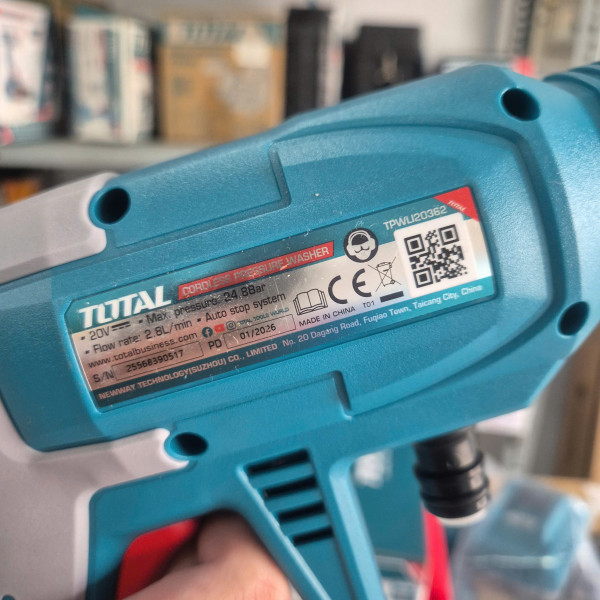Máy rửa xe dùng pin 20V TOTAL TPWLI20362