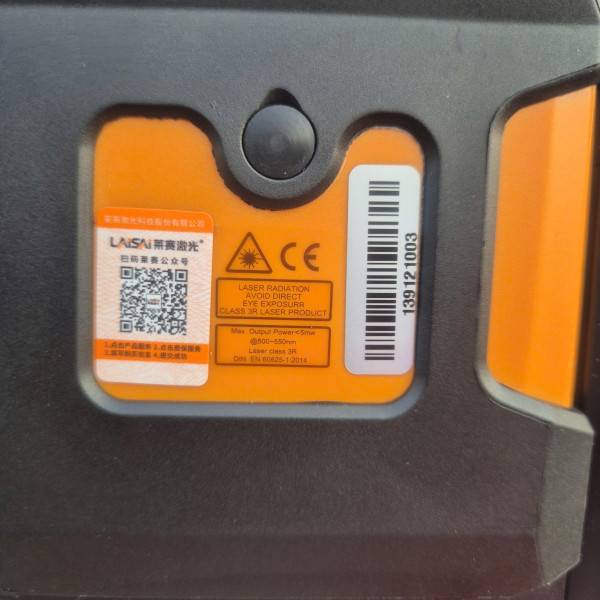 Máy cân bằng laser 5 tia xanh LAISAI LSG660S (Có thể treo tường)