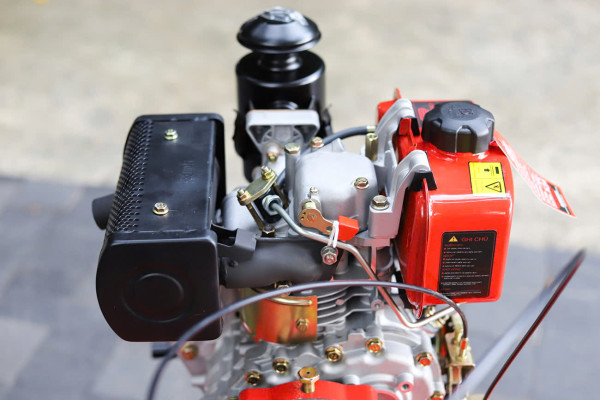 MÁY XỚI ĐẤT DẦU OSHIMA XDD-173,  6.5HP