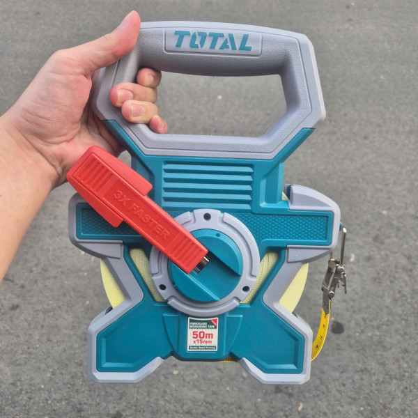 Thước dây sợi thủy tinh 50mx15mm Total TMTF18506