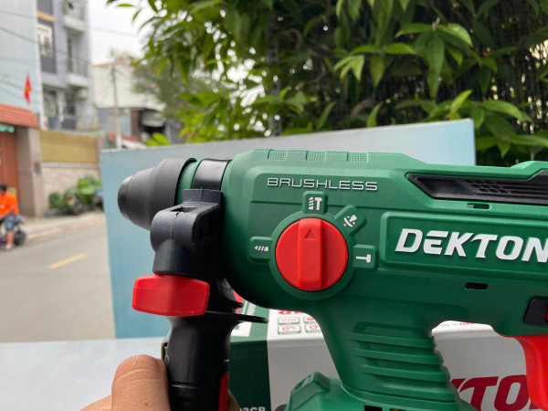 Máy khoan bê tông 3 chức năng M21-RH2603CP