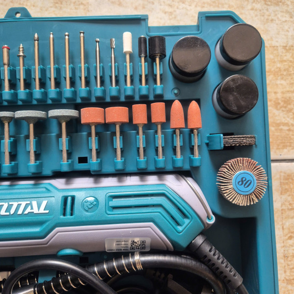 Bộ Máy Mài Khuôn Mini 130W Total TG5133261 – Kèm 251 Phụ Kiện & Trục Linh Hoạt