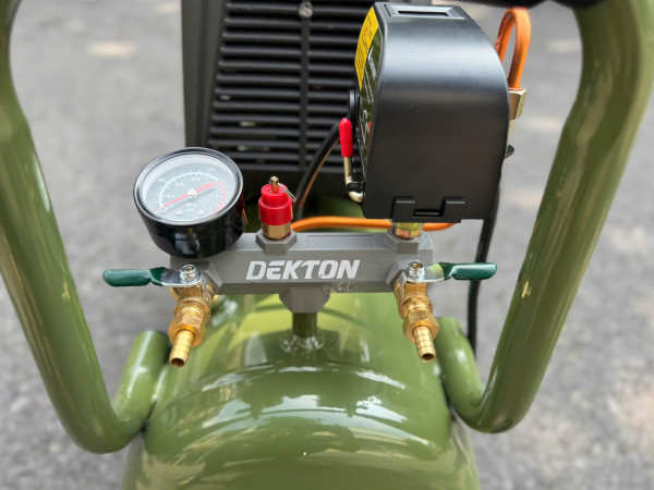 Máy Nén Khí Chạy Dầu Dekton DK-AC39XDR – Bình 39L