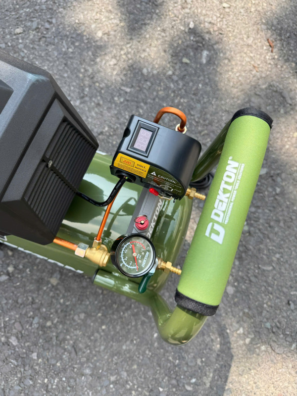 Máy Nén Khí Chạy Dầu Dekton DK-AC39XDR – Bình 39L