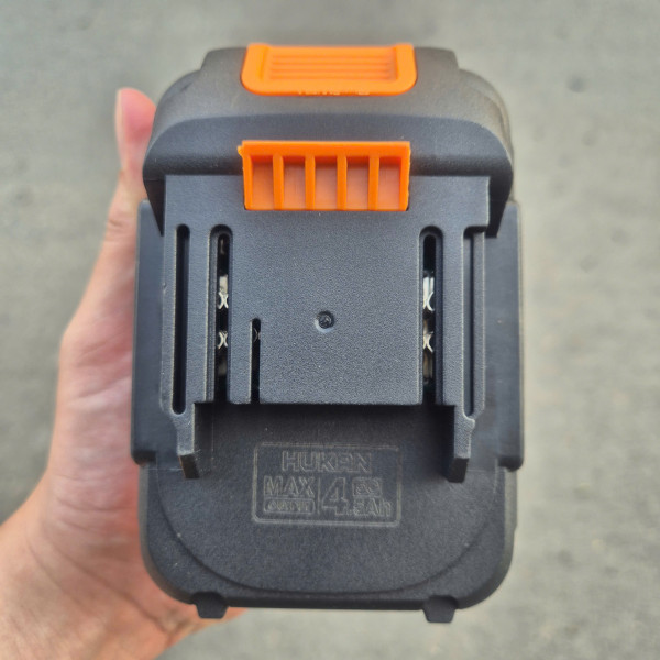 Bộ pin 4.5Ah 15Cells + 1 sạc 1.5Ah HUKAN G1-CBP4505