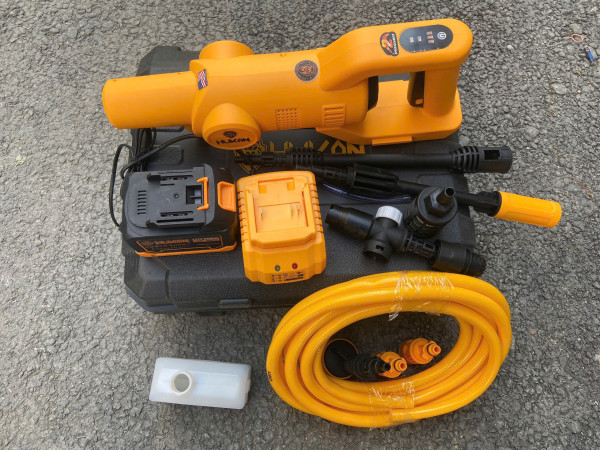 Máy rửa xe pin Hukan HK-PW4820BL ( Bộ gồm thân, 1 Pin, 1 sạc )
