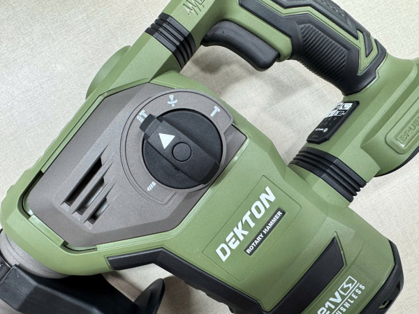 Máy Khoan Đục 3 Chức Năng DEKTON M21-RH2803XPRO – 21V, Brushless