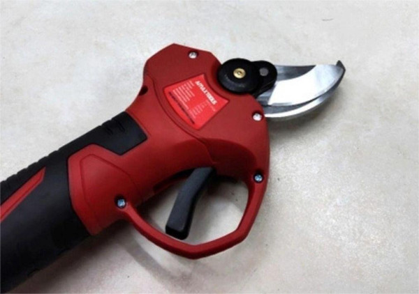 Kéo cắt cành Amaxtools AKCC-25SM Dùng Pin