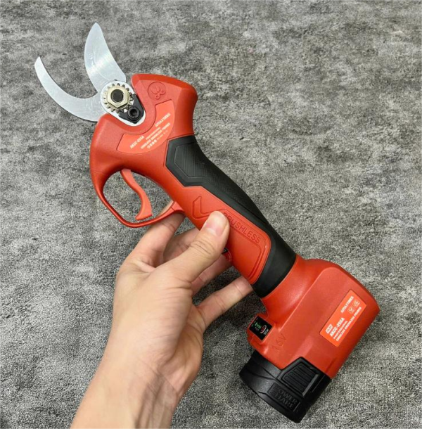 Kéo cắt cành dùng Pin Amaxtools  AKCC-25SA