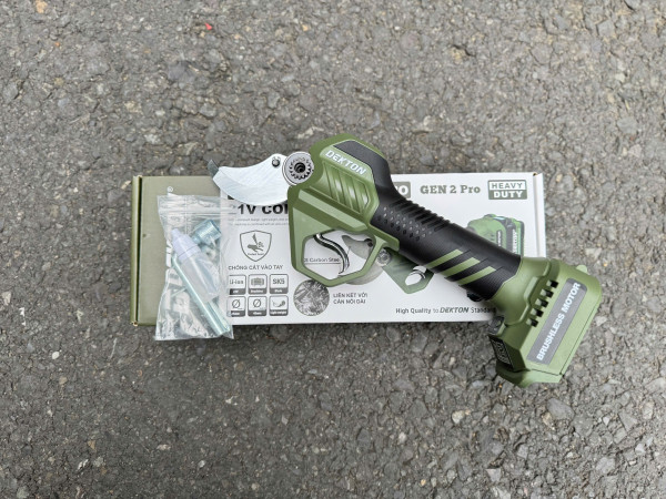 Kéo cắt cành DEKTON M21-MCC40XPRO (màu Olive), 40mm