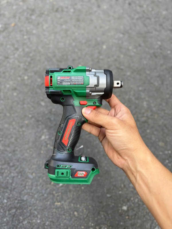 Máy siết mở bulong pin DEKTON 555N.m – Brushless M21-IW555PLUS