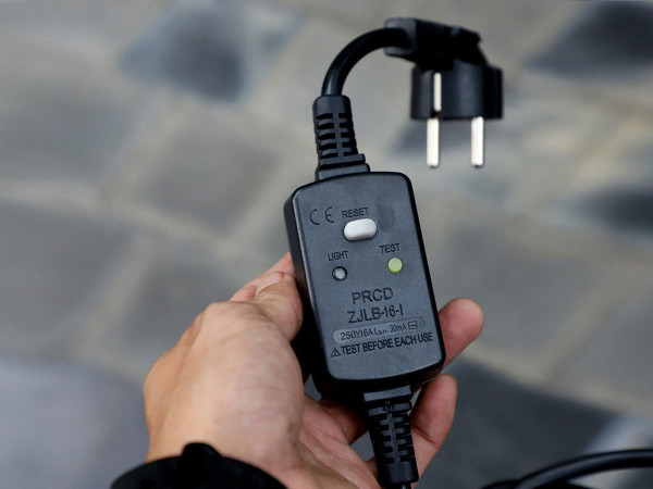 Máy xịt rửa Oshima MXR-1418-C1 3KW