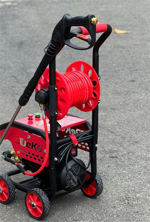 Máy xịt rửa xe DDEKO DK-3400SQ