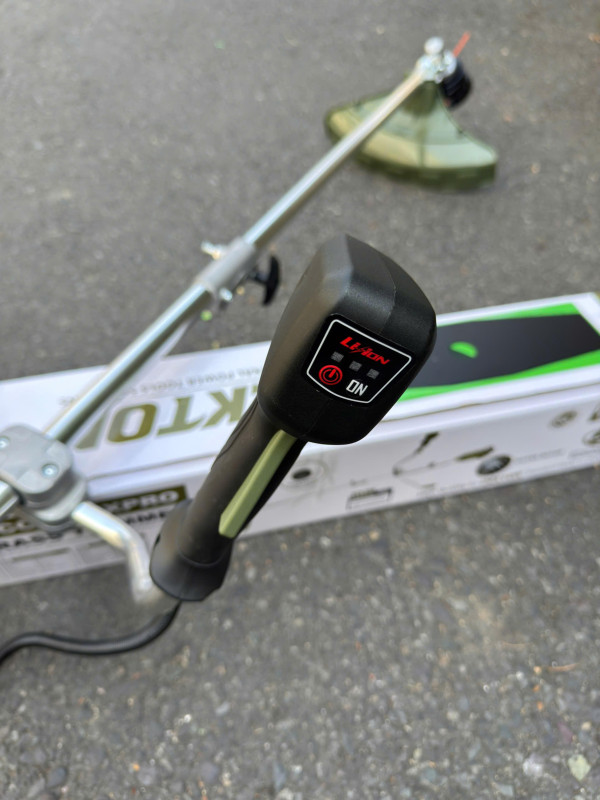 Máy cắt cỏ pin 21V Dekton M21-CC4202XPRO  – Rotor ngoài