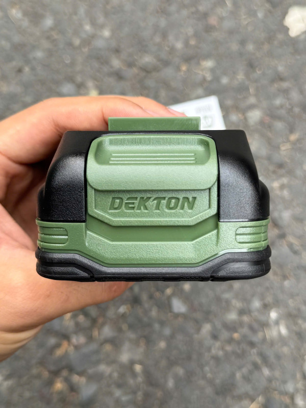 Pin 2.0ah DEKTON SERIES ACE phiên bản cao cấp M21-B2055XPROMAX 