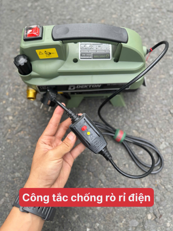 Máy Xịt Rửa Xe Mini Dekton DK-CWR2200XPRO 